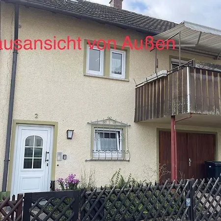 Semi-detached House On 2 Floors 아파트 깅엔안데어브렌츠